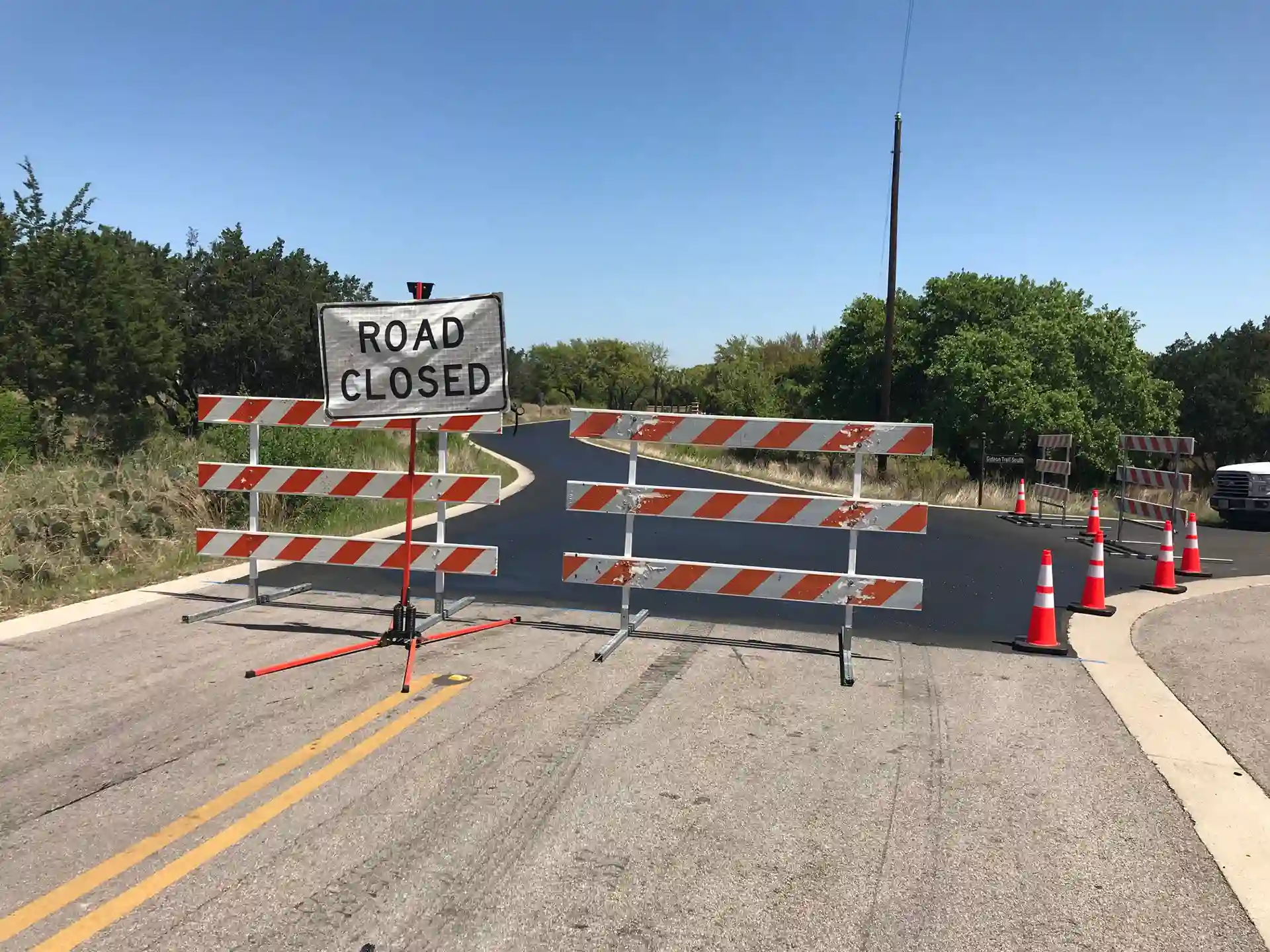 Read more about the article Asphalt Sealcoating | City of Horseshoe Bay | Alpha Paving