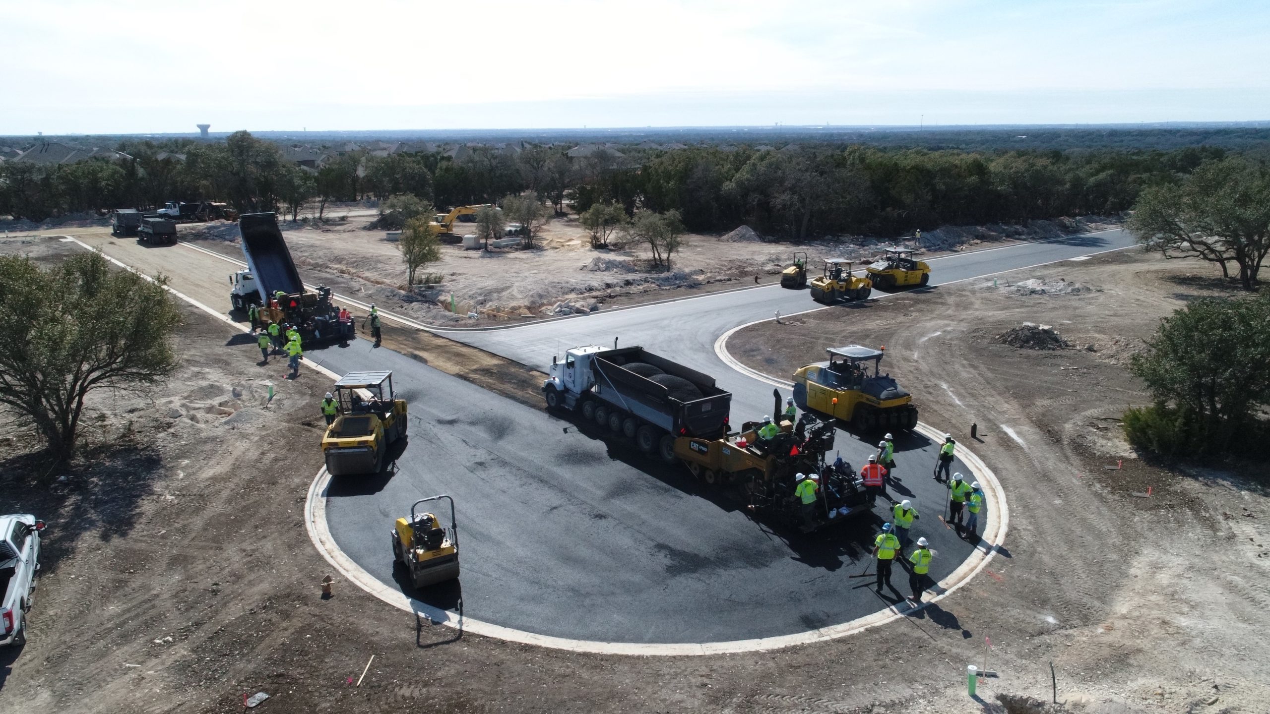 Read more about the article Asphalt Paving Requires Teamwork