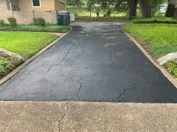 residential sealcoating tennis court striping Austin, Texas